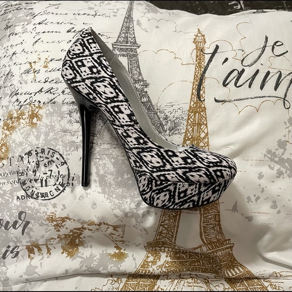 Animal print heels - Picture 2 of 3